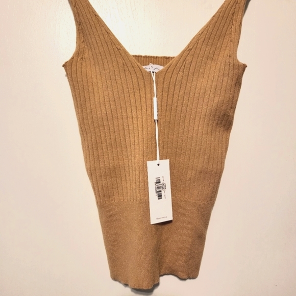 NWT Petal & Pup Gemma V Neck Tank Top - Picture 5 of 6